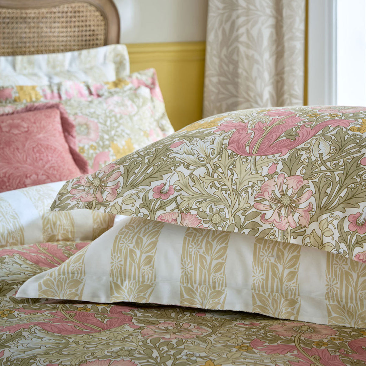 William Morris At Home Compton Summer Cotton Duvet Set