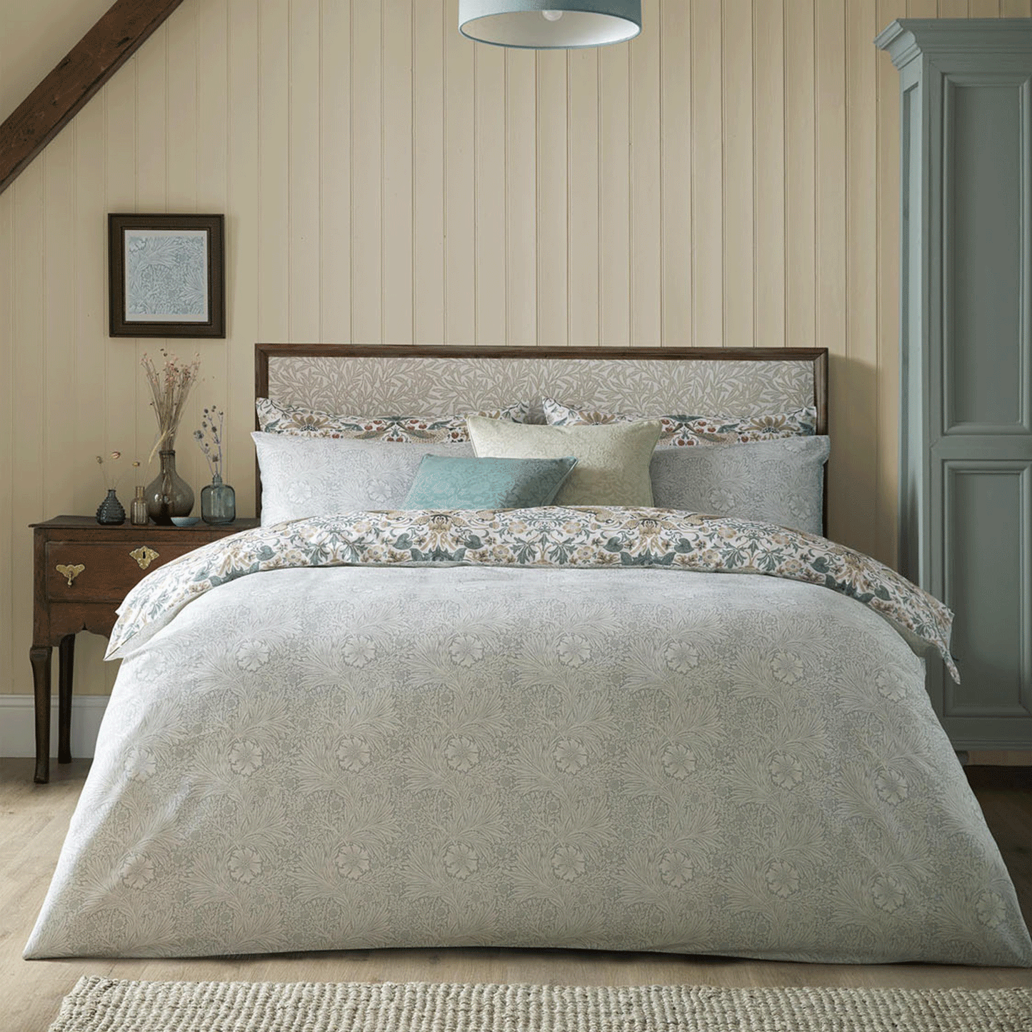 William Morris At Home Strawberry Thief Hessian Cotton Duvet Set