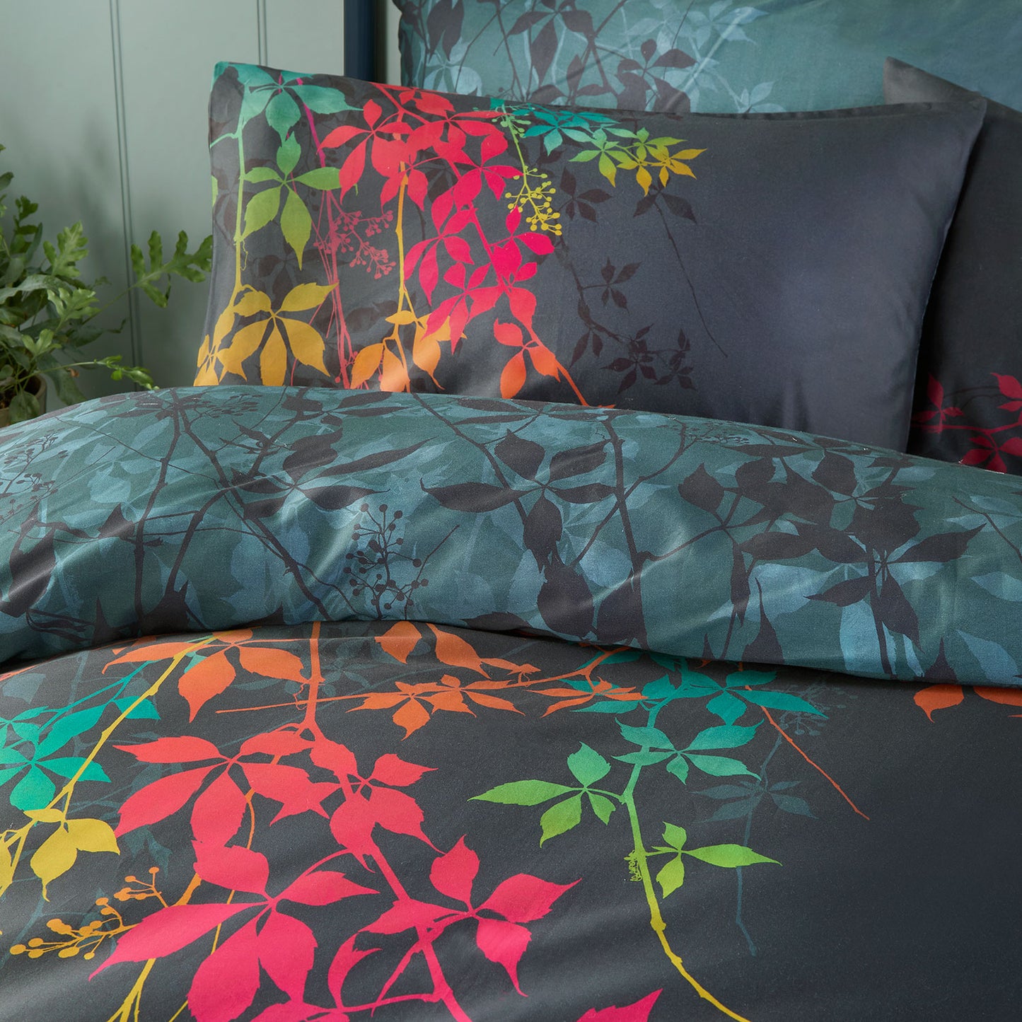 Clarissa Hulse Virginia Creeper Jewel Duvet Set