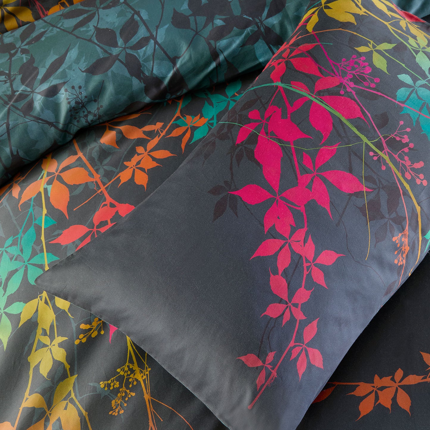 Clarissa Hulse Virginia Creeper Jewel Duvet Set