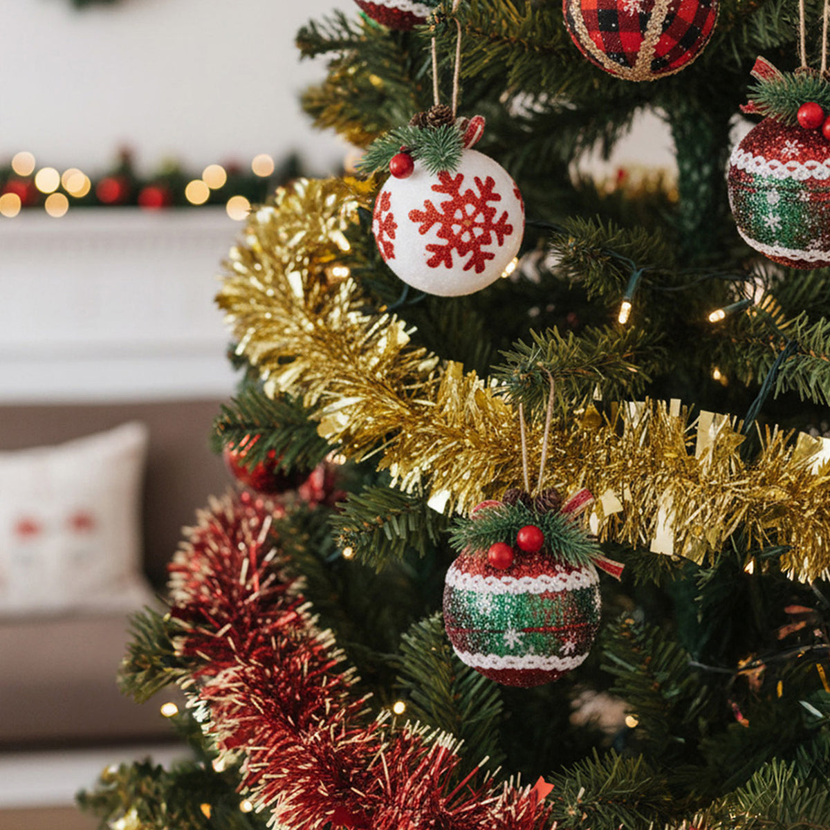Traditional White Red and Green Christmas Bauble 9 Pack