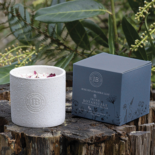 Irish Botanicals Rosehip & Bramble Leaf Candle