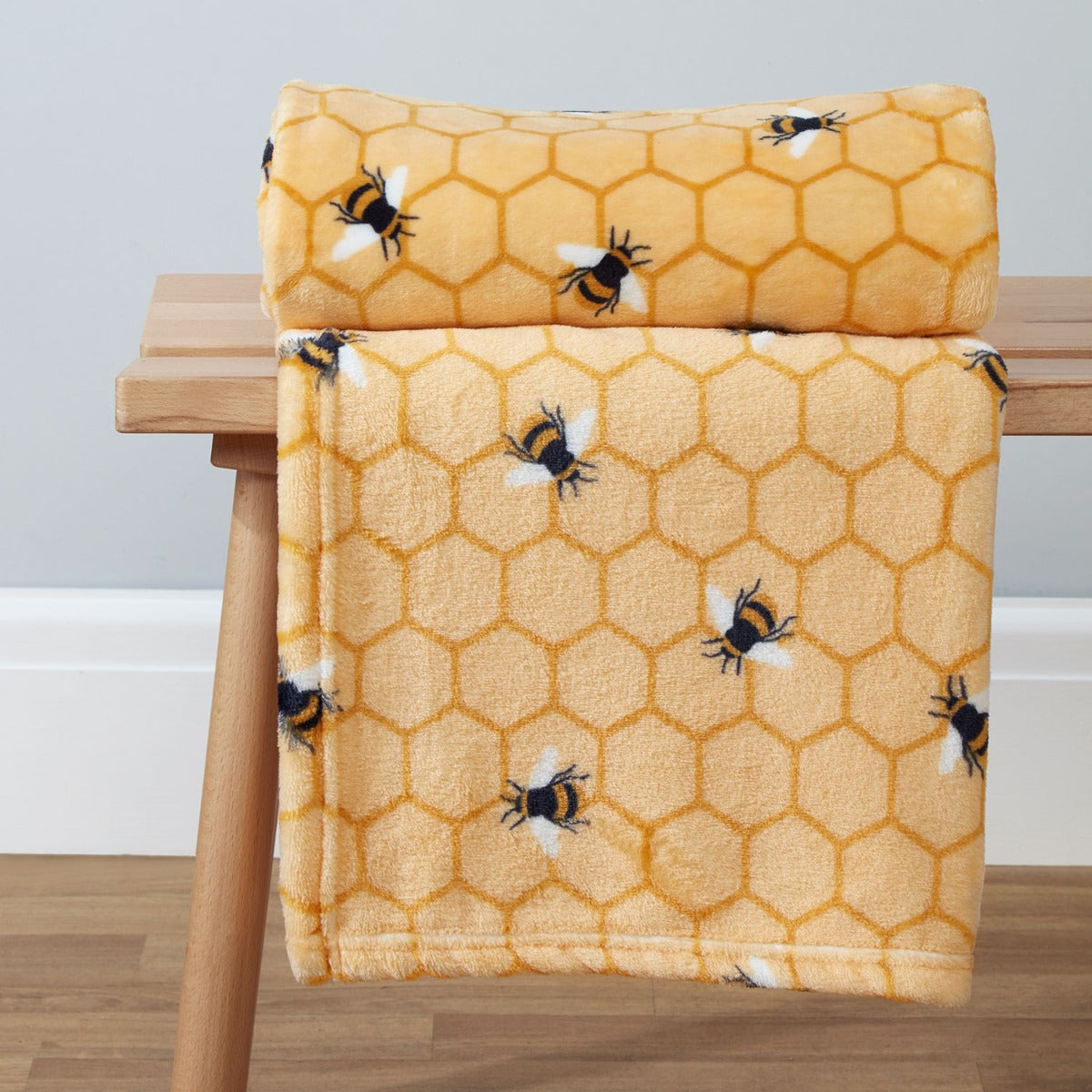 Bee Ochre Printed Fleece Throw (130cm x 150cm)