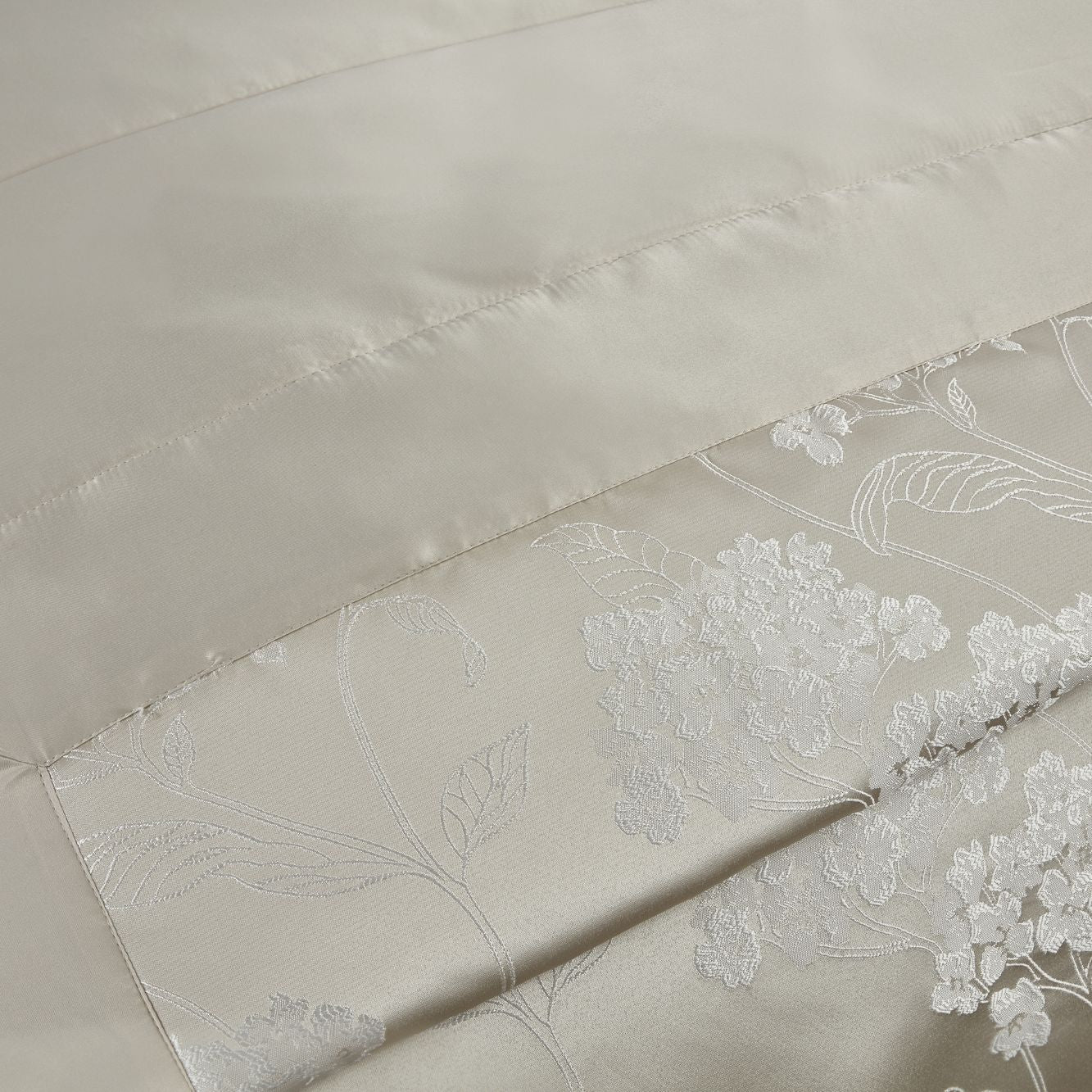 Blossom Cream Embellished Jacquard Quilted Bedspread Set (220cm x 240cm)