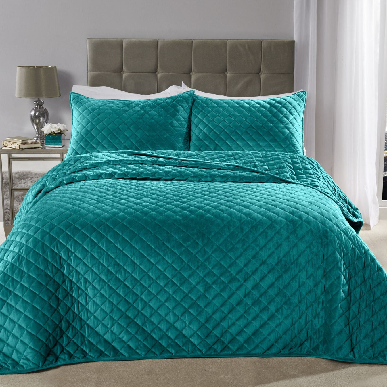Regent Emerald Green Quilted Soft Touch Velvet Bedspread Set – Julian ...