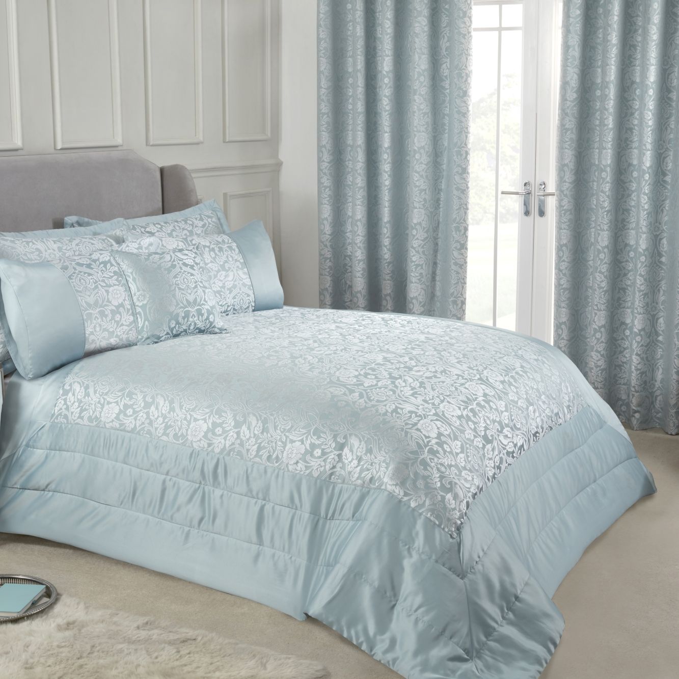 Eden Duckegg Embellished Jacquard Quilted Bedspread Set