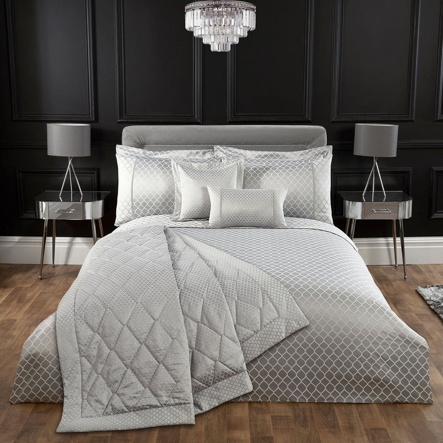 Othello Silver Luxury Quilted Jacquard Throw (160cm x 240cm)