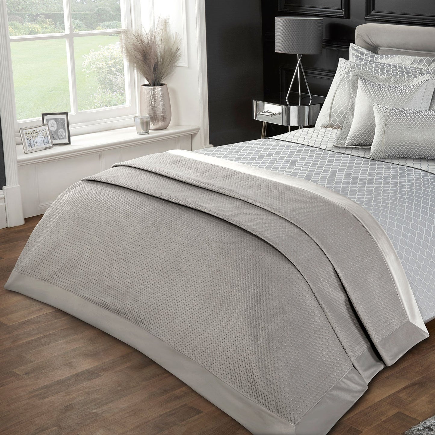 Othello Silver Luxury Velvet Bedspread (260cm x 260cm)