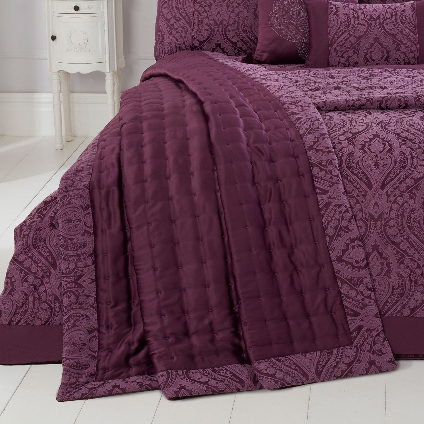 Regency Plum Quilted Pintuck Throw (240cm x 160cm)