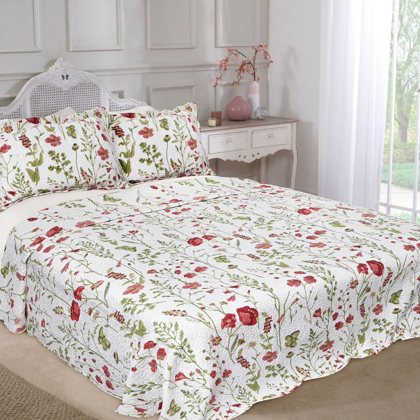 Poppy Quilted Patchwork Bedspread Set