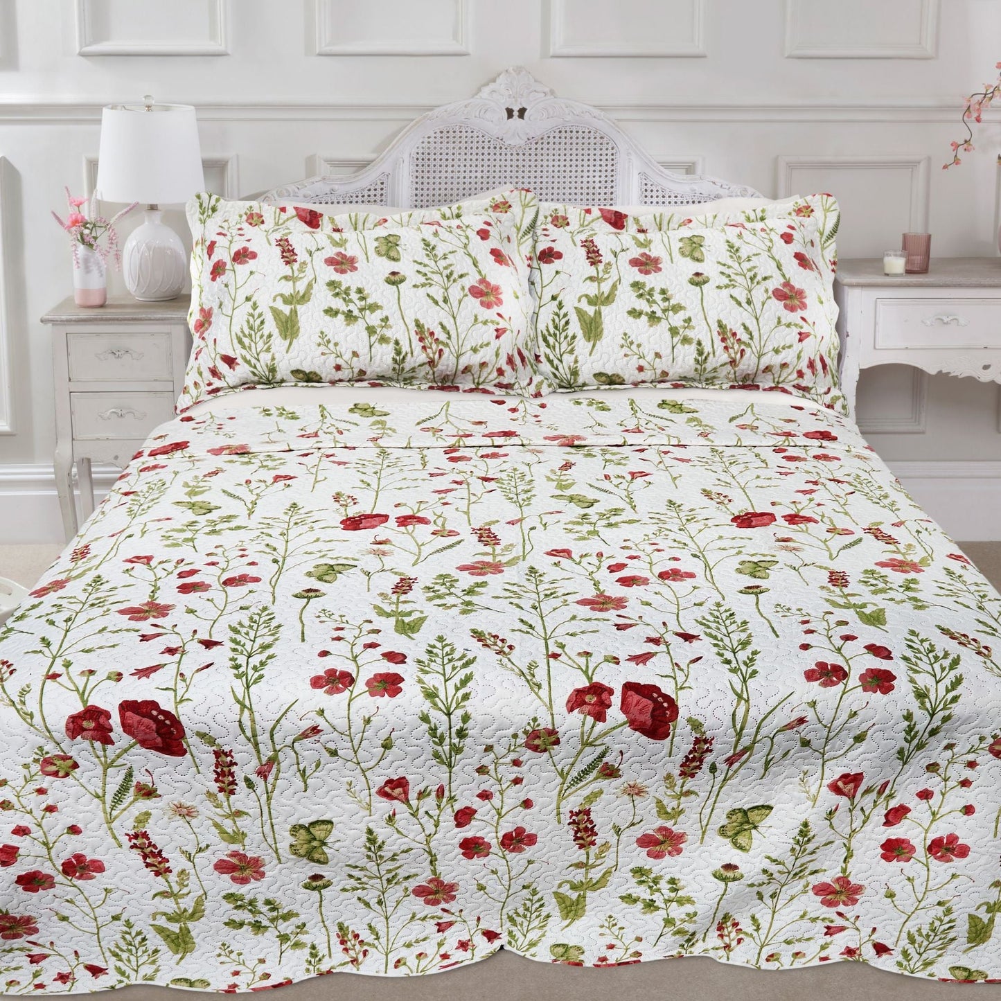 Poppy Quilted Patchwork Bedspread Set