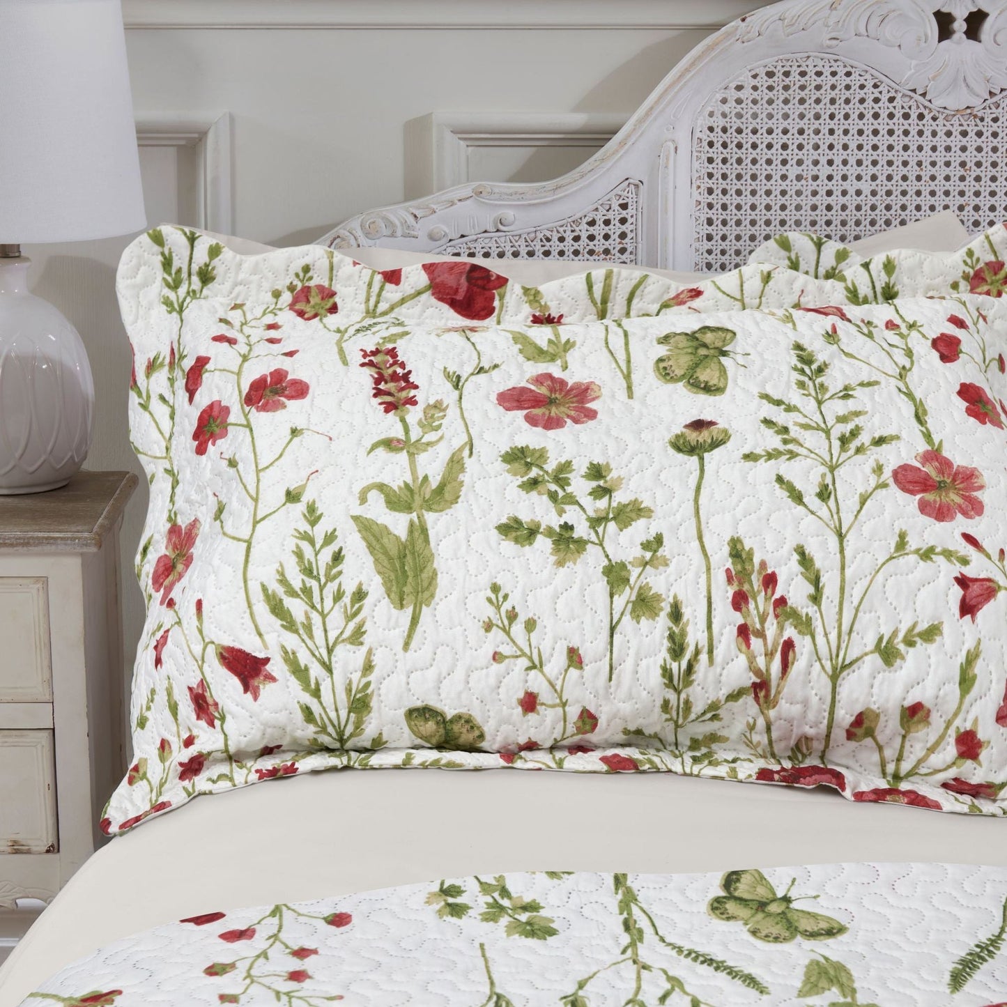 Poppy Quilted Patchwork Bedspread Set