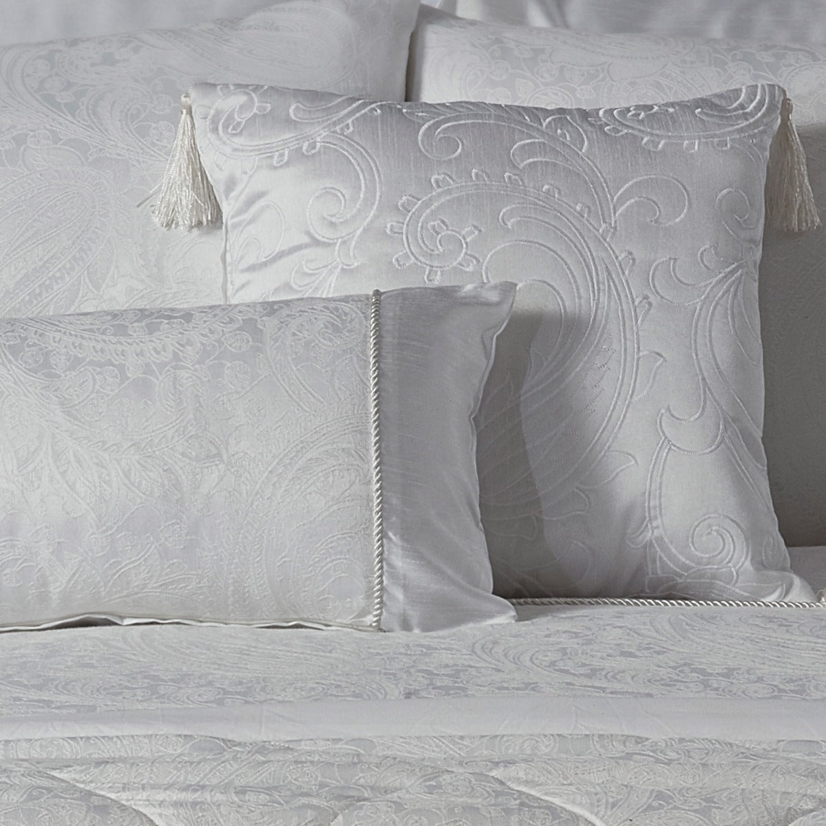 Paisley White Luxury Jacquard Filled Square Cushion (45cm x 45cm)